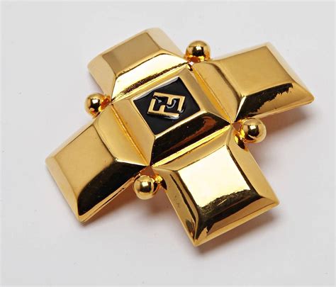 fendi pin